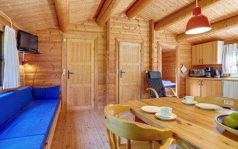 Beatrix - 700M from the Sea: Hout, Huis, Veranda, Dek, Hardwood, Dak, Beits, Houten Vloer, Eco Hotel