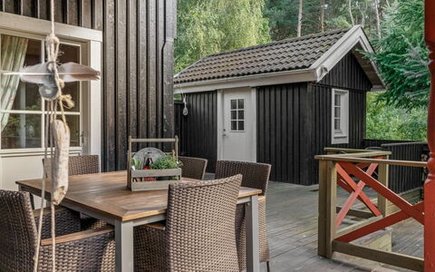 Bernadine - 350M from the Sea: Hout, Huis, Veranda, Dek, Hardwood, Dak, Beits, Houten Vloer, Eco Hotel