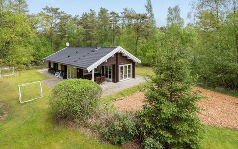 Rosamunde - 1.3Km from the Sea: Dak, Huis, Huis, Verblijf, Siding, Landgoed, Oprit, Garden Gebouwen, Werf, Schuur