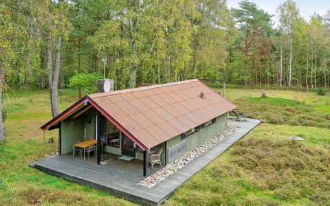 Esteri - 800M from the Sea: Dak, Huis, Huis, Verblijf, Siding, Landgoed, Oprit, Garden Gebouwen, Werf, Schuur