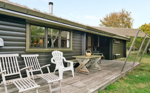 Gorjan - 300M from the Sea: Hout, Siding, Meubilair, Verblijf, Veranda, Hardwood, Plank, Dek, Buitenmeubels, Blokhut