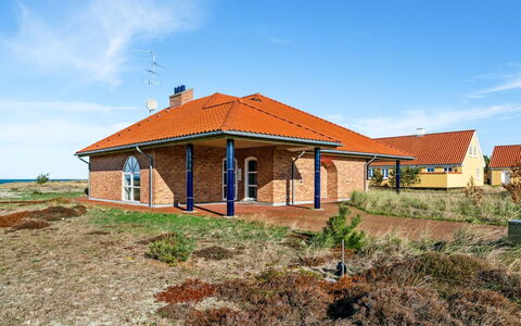 Solvej - 120M from the Sea: Dak, Huis, Huis, Verblijf, Siding, Landgoed, Oprit, Garden Gebouwen, Werf, Schuur