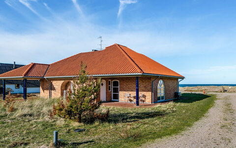 Solvej - 120M from the Sea: Dak, Huis, Huis, Verblijf, Siding, Landgoed, Oprit, Garden Gebouwen, Werf, Schuur
