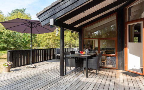 Bernarda - 400M from the Sea: Hout, Huis, Veranda, Dek, Hardwood, Dak, Beits, Houten Vloer, Eco Hotel