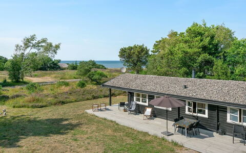 Wimar - 200M from the Sea: Hout, Huis, Veranda, Dek, Hardwood, Dak, Beits, Houten Vloer, Eco Hotel