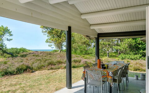 Wimar - 200M from the Sea: Hout, Huis, Veranda, Dek, Hardwood, Dak, Beits, Houten Vloer, Eco Hotel