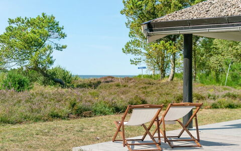 Wimar - 200M from the Sea: Hout, Huis, Veranda, Dek, Hardwood, Dak, Beits, Houten Vloer, Eco Hotel