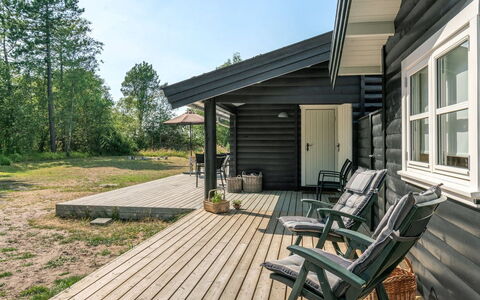 Wimar - 200M from the Sea: Hout, Huis, Veranda, Dek, Hardwood, Dak, Beits, Houten Vloer, Eco Hotel