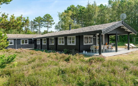 Wimar - 200M from the Sea: Hout, Huis, Veranda, Dek, Hardwood, Dak, Beits, Houten Vloer, Eco Hotel