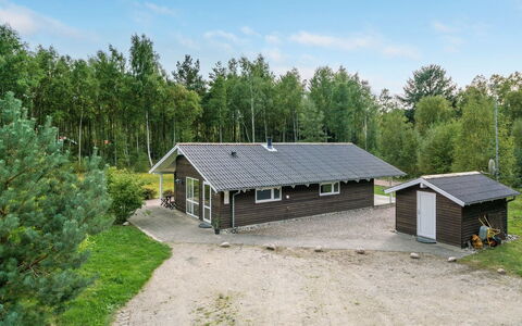 Thomasine - 1.5Km from the Sea: Hout, Huis, Veranda, Dek, Hardwood, Dak, Beits, Houten Vloer, Eco Hotel