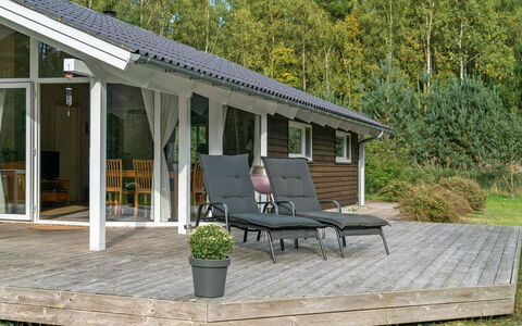 Thomasine - 1.5Km from the Sea: Hout, Huis, Veranda, Dek, Hardwood, Dak, Beits, Houten Vloer, Eco Hotel