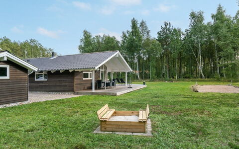 Thomasine - 1.5Km from the Sea: Hout, Huis, Veranda, Dek, Hardwood, Dak, Beits, Houten Vloer, Eco Hotel