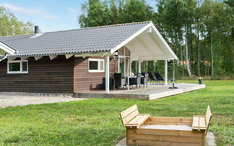 Thomasine - 1.5Km from the Sea: Hout, Huis, Veranda, Dek, Hardwood, Dak, Beits, Houten Vloer, Eco Hotel