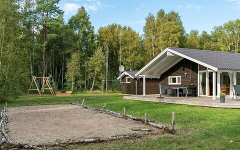 Thomasine - 1.5Km from the Sea: Hout, Huis, Veranda, Dek, Hardwood, Dak, Beits, Houten Vloer, Eco Hotel