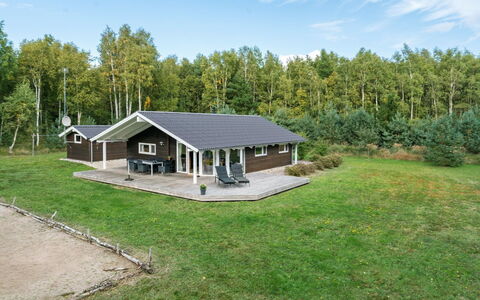 Thomasine - 1.5Km from the Sea: Hout, Huis, Veranda, Dek, Hardwood, Dak, Beits, Houten Vloer, Eco Hotel