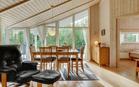Thomasine - 1.5Km from the Sea: Interieur Ontwerp, Plafond, Hout, Meubilair, Flooring, Verdieping, Houten Vloer, Woonkamer, Huis, Bankstel