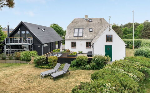 Eivi - 150M from the Sea: Verblijf, Schuur, Hut, Boerderij, Prairie, Keet, Schuur, Blokhut, Garden Gebouwen
