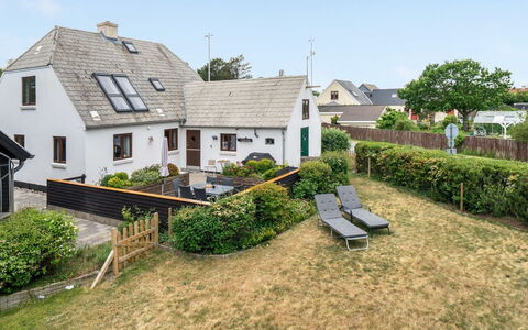 Eivi - 150M from the Sea: Verblijf, Schuur, Hut, Boerderij, Prairie, Keet, Schuur, Blokhut, Garden Gebouwen