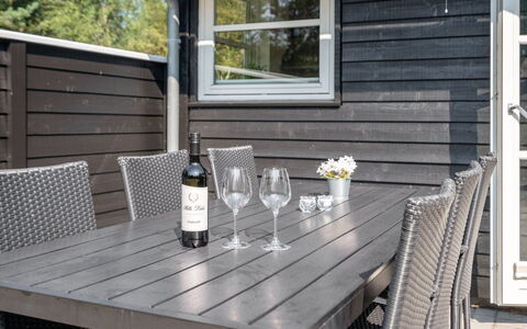 Filimena - 350M from the Sea: Hout, Huis, Veranda, Dek, Hardwood, Dak, Beits, Houten Vloer, Eco Hotel