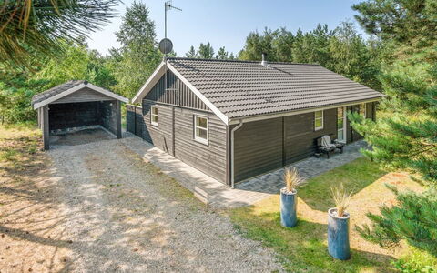 Filimena - 350M from the Sea: Hout, Huis, Veranda, Dek, Hardwood, Dak, Beits, Houten Vloer, Eco Hotel