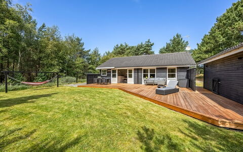 Filimena - 350M from the Sea: Hout, Huis, Veranda, Dek, Hardwood, Dak, Beits, Houten Vloer, Eco Hotel
