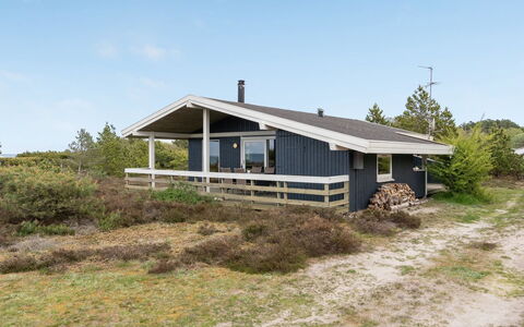 Arun - 150M from the Sea: Zwembad, Buitenmeubels, Meubilair, Toevlucht, Flagstone, Eco Hotel, Schaduw, Stoel, Vrije Tijd, Landgoed