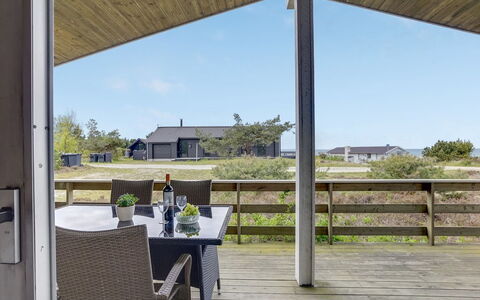 Arun - 150M from the Sea: Zwembad, Buitenmeubels, Meubilair, Toevlucht, Flagstone, Eco Hotel, Schaduw, Stoel, Vrije Tijd, Landgoed