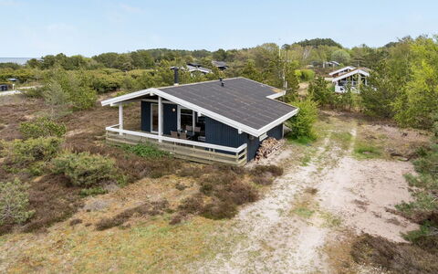 Arun - 150M from the Sea: Zwembad, Buitenmeubels, Meubilair, Toevlucht, Flagstone, Eco Hotel, Schaduw, Stoel, Vrije Tijd, Landgoed