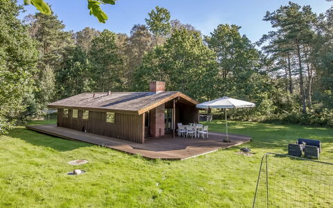 Thorger - 5Km from the Sea: Hout, Huis, Veranda, Dek, Hardwood, Dak, Beits, Houten Vloer, Eco Hotel