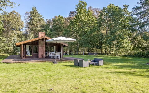 Thorger - 5Km from the Sea: Hout, Huis, Veranda, Dek, Hardwood, Dak, Beits, Houten Vloer, Eco Hotel