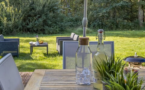 Thorger - 5Km from the Sea: Hout, Huis, Veranda, Dek, Hardwood, Dak, Beits, Houten Vloer, Eco Hotel