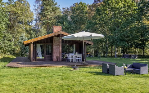 Thorger - 5Km from the Sea: Hout, Huis, Veranda, Dek, Hardwood, Dak, Beits, Houten Vloer, Eco Hotel