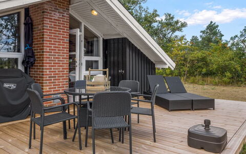 Eliana - 350M from the Sea: Hout, Veranda, Meubilair, Huis, Stoel, Deur, Dek, Verblijf, Hardwood, Beits