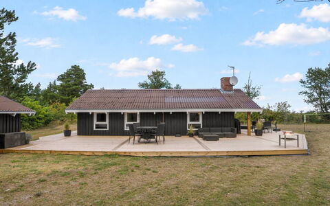 Eliana - 350M from the Sea: Gebouw, Dak, Huis, Huis, Verblijf, Land Lot, Landelijk Gebied, Schaduw, Boerderij, Landgoed