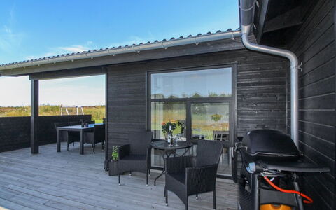 Ariadne - 900M from the Sea: Appartement, Schaduw, Balkon, Stoel, Hek, Buitenmeubels, Aluminium, Kunstgras