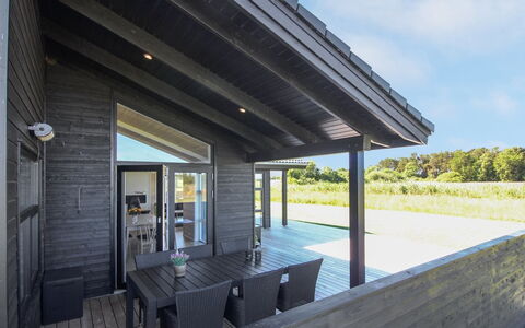 Ariadne - 900M from the Sea: Appartement, Schaduw, Balkon, Stoel, Hek, Buitenmeubels, Aluminium, Kunstgras