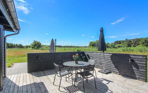 Ariadne - 900M from the Sea: Appartement, Schaduw, Balkon, Stoel, Hek, Buitenmeubels, Aluminium, Kunstgras