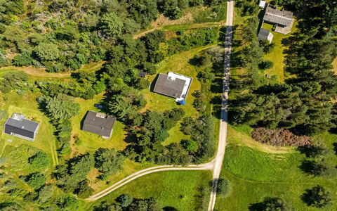 Imka - 900M from the Sea: Hout, Dak, Architectuur, Huis, Huis, Verblijf, Siding, Hardwood, Helling, Landgoed