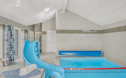 Damita - 350M from the Sea: Hout, Huis, Veranda, Dek, Hardwood, Dak, Beits, Houten Vloer, Eco Hotel