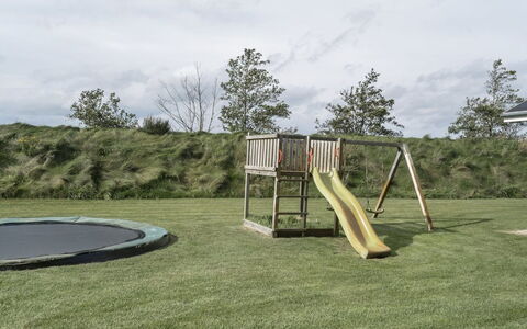 Damita - 350M from the Sea: Hout, Huis, Veranda, Dek, Hardwood, Dak, Beits, Houten Vloer, Eco Hotel