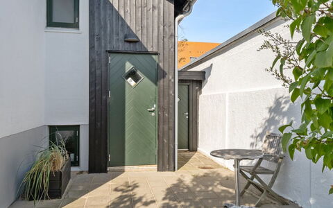 Evgenia - 950M from the Sea: Deur, Huis, Samengesteld Materiaal, Home Deur, Siding, Beton, Hardwood, Plank