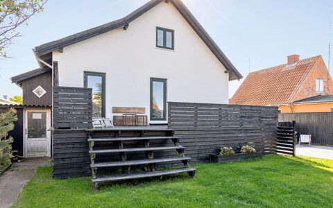 Evgenia - 950M from the Sea: Hout, Huis, Huis, Siding, Dak, Verblijf, Woongebied, Veranda, Deur, Samengesteld Materiaal
