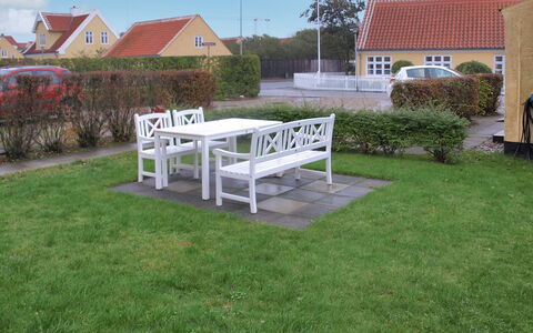 Faustine - 500M from the Sea: Meubilair, Buitenmeubels, Tuin, Buitentafel, Openluchtbank, Stoel, Schaduw, Gazon, Landscaping, Werf