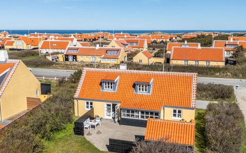 Hialmar - 400M from the Sea: Architectuur, Dak, Huis, Samengesteld Materiaal, Daylighting, Siding, Oprit