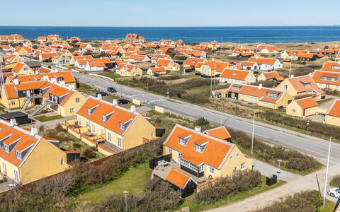 Hialmar - 400M from the Sea: Architectuur, Dak, Huis, Samengesteld Materiaal, Daylighting, Siding, Oprit