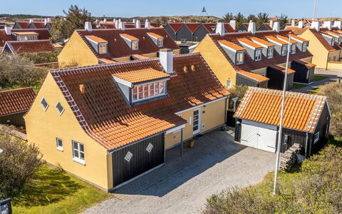 Hialmar - 400M from the Sea: Architectuur, Dak, Huis, Samengesteld Materiaal, Daylighting, Siding, Oprit