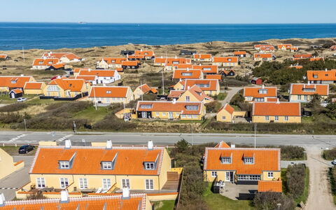 Hialmar - 400M from the Sea: Architectuur, Dak, Huis, Samengesteld Materiaal, Daylighting, Siding, Oprit