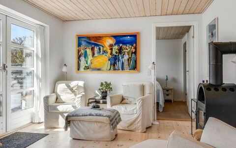 Hialmar - 400M from the Sea: Interieur Ontwerp, Muur, Meubilair, Flooring, Hout, Plafond, Verdieping, Woonkamer, Houten Vloer, Kamer