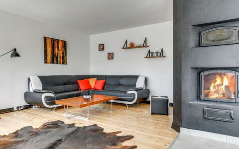Sölve - 900M from the Sea: Meubilair, Flooring, Interieur Ontwerp, Bankstel, Woonkamer, Verdieping, Kamer, Stoel