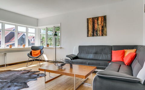 Sölve - 900M from the Sea: Interieur Ontwerp, Flooring, Meubilair, Verdieping, Muur, Bankstel, Houten Vloer, Hout, Woonkamer, Kamer